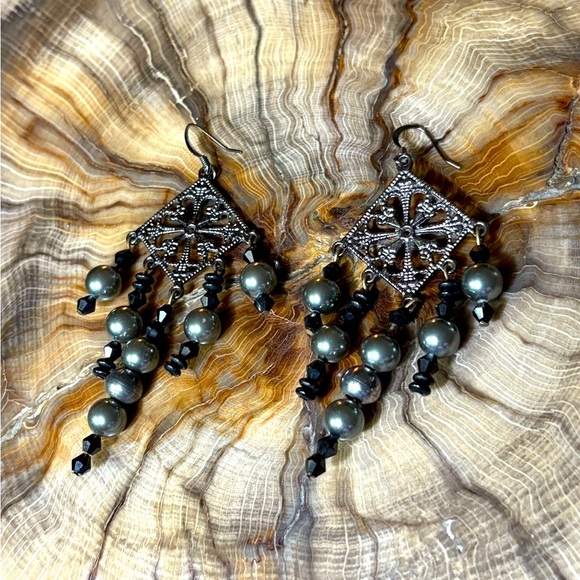Elegant Silver and Black Beaded Dangle Earrings - Picture 1 of 1